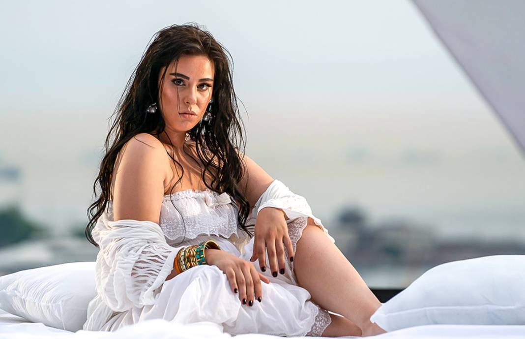 Ben inançlı biriyim, bu camia benim maneviyatıma uygun değil! Ferdi Tayfur'un kızı Tuğçe Tayfur'dan tesettür kararı 6